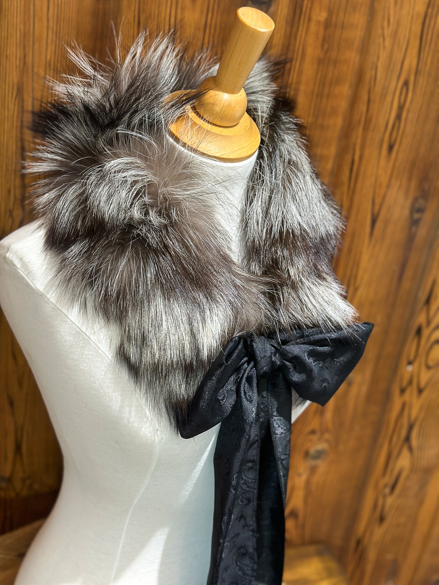 Foulard tout en fourrure avec boucle