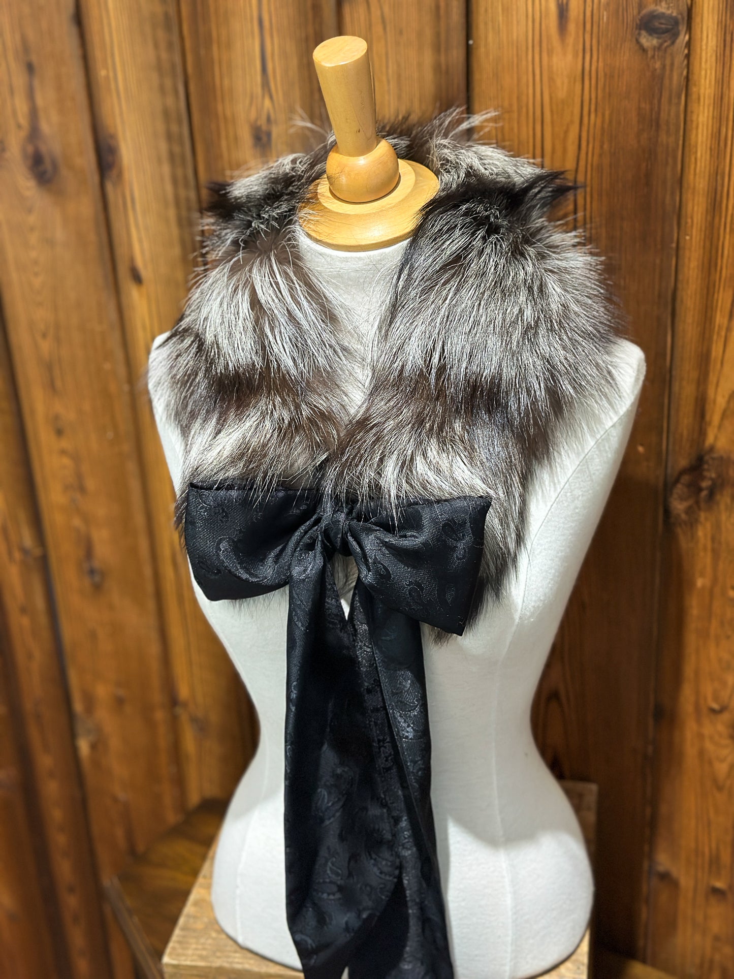 Foulard tout en fourrure avec boucle