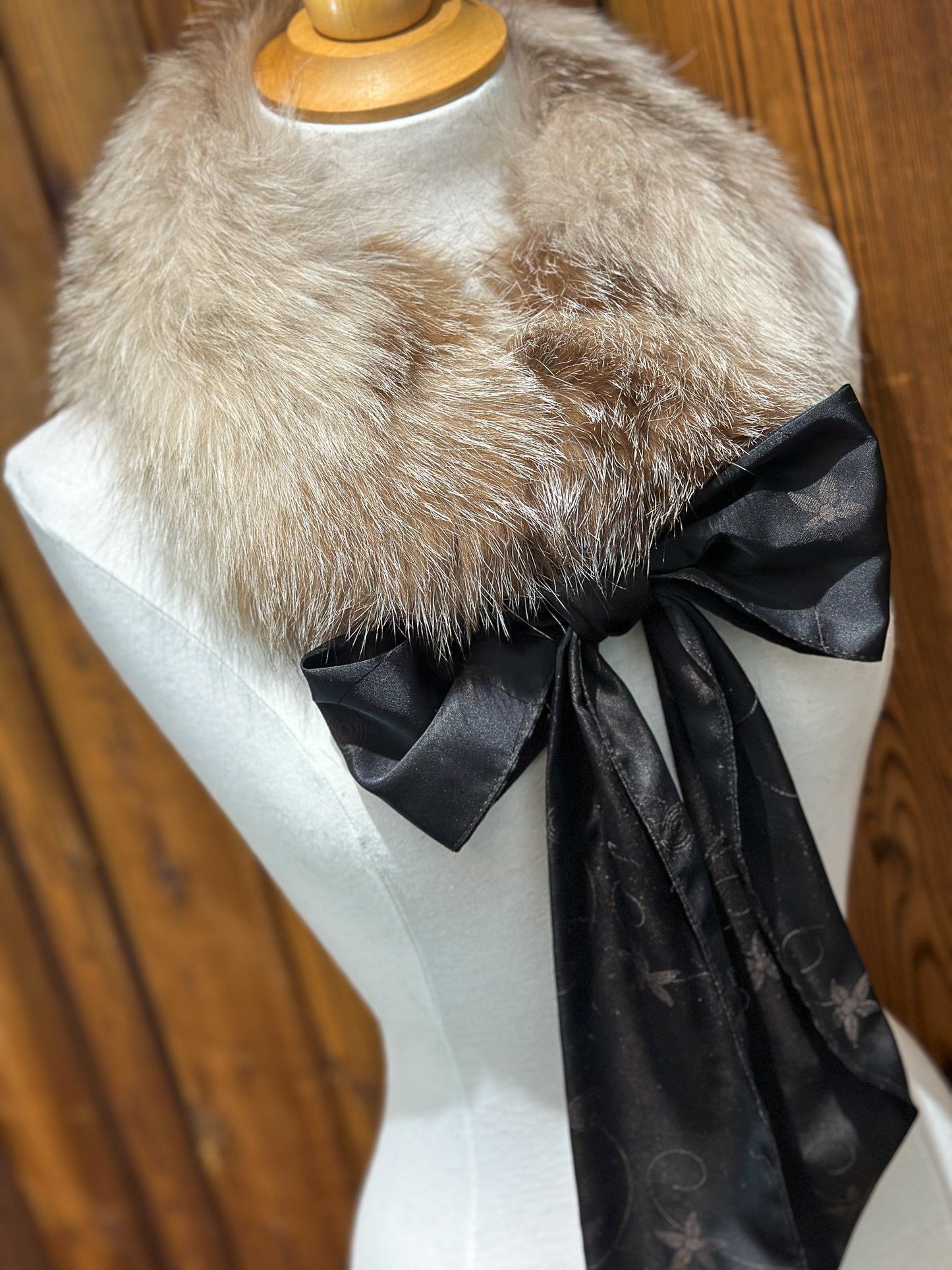 Foulard tout en fourrure avec boucle