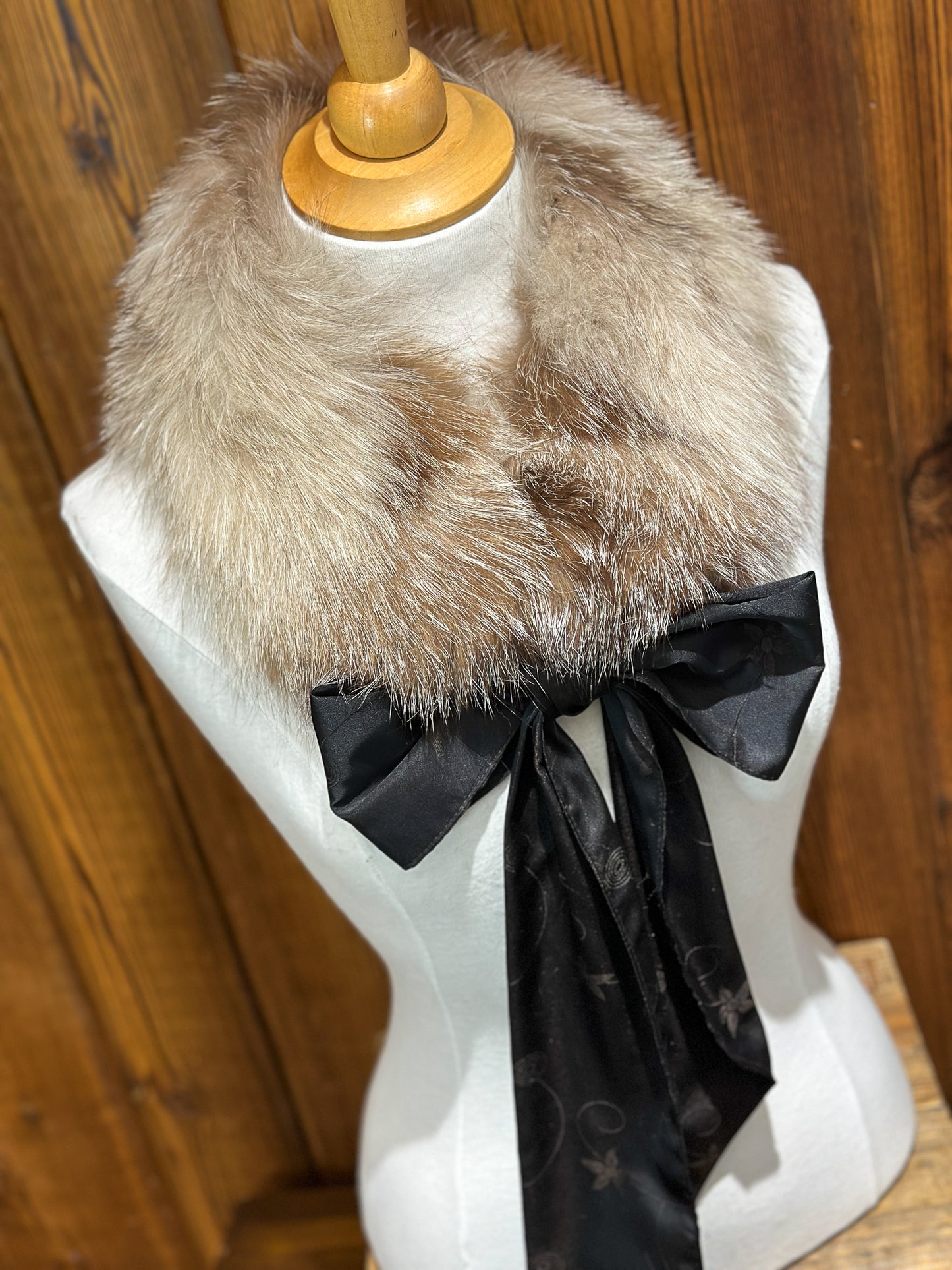 Foulard tout en fourrure avec boucle