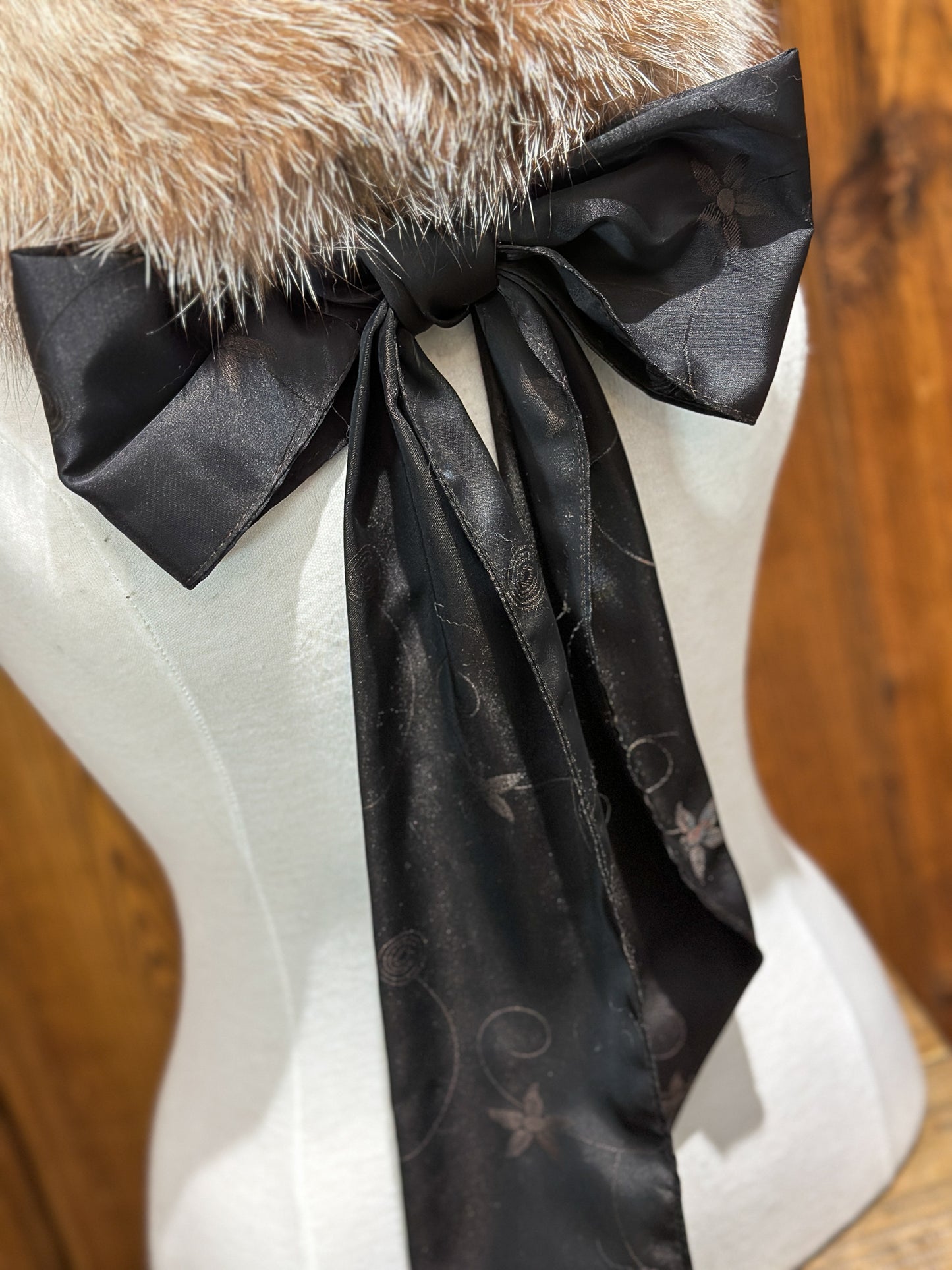 Foulard tout en fourrure avec boucle