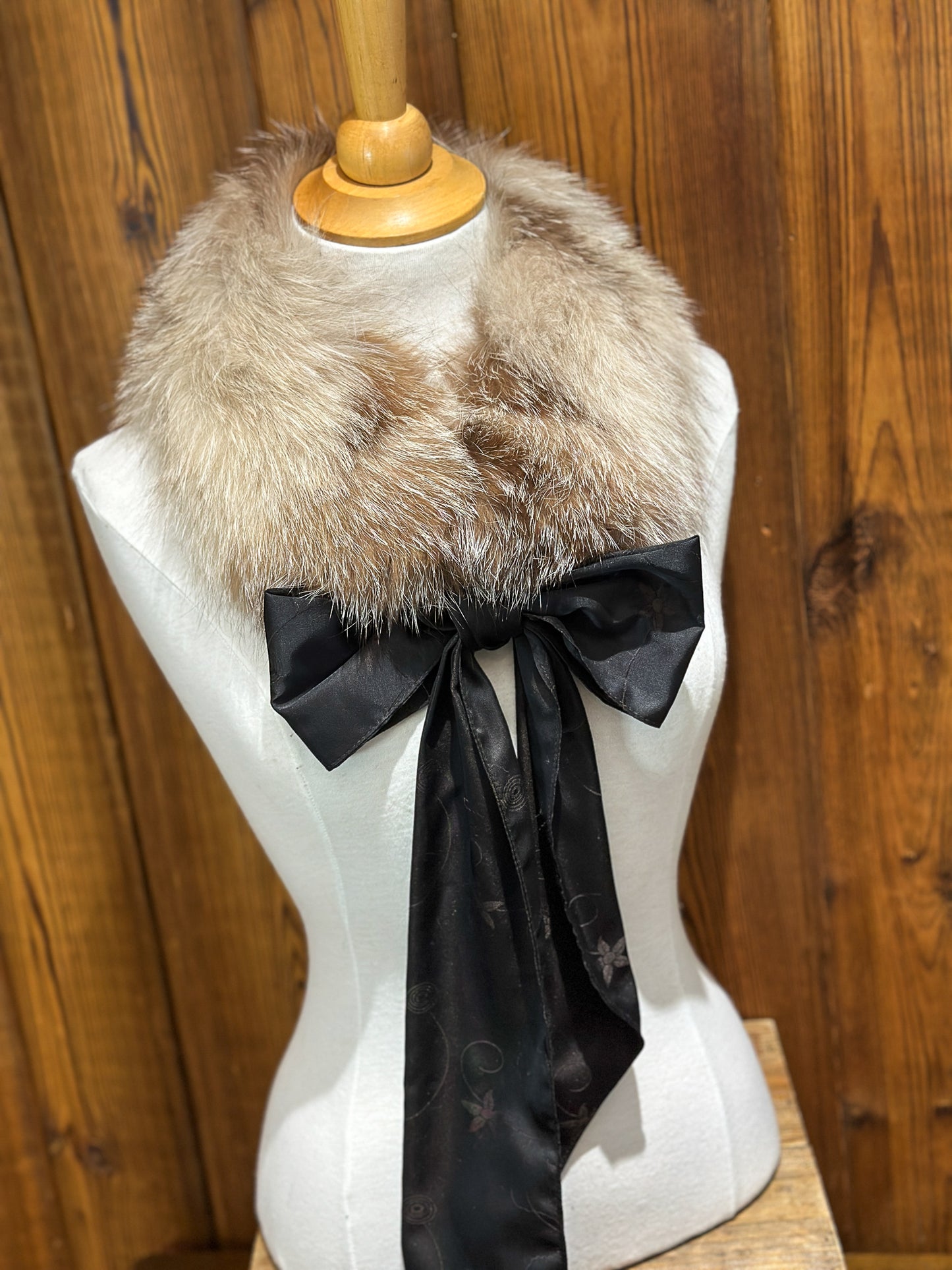 Foulard tout en fourrure avec boucle