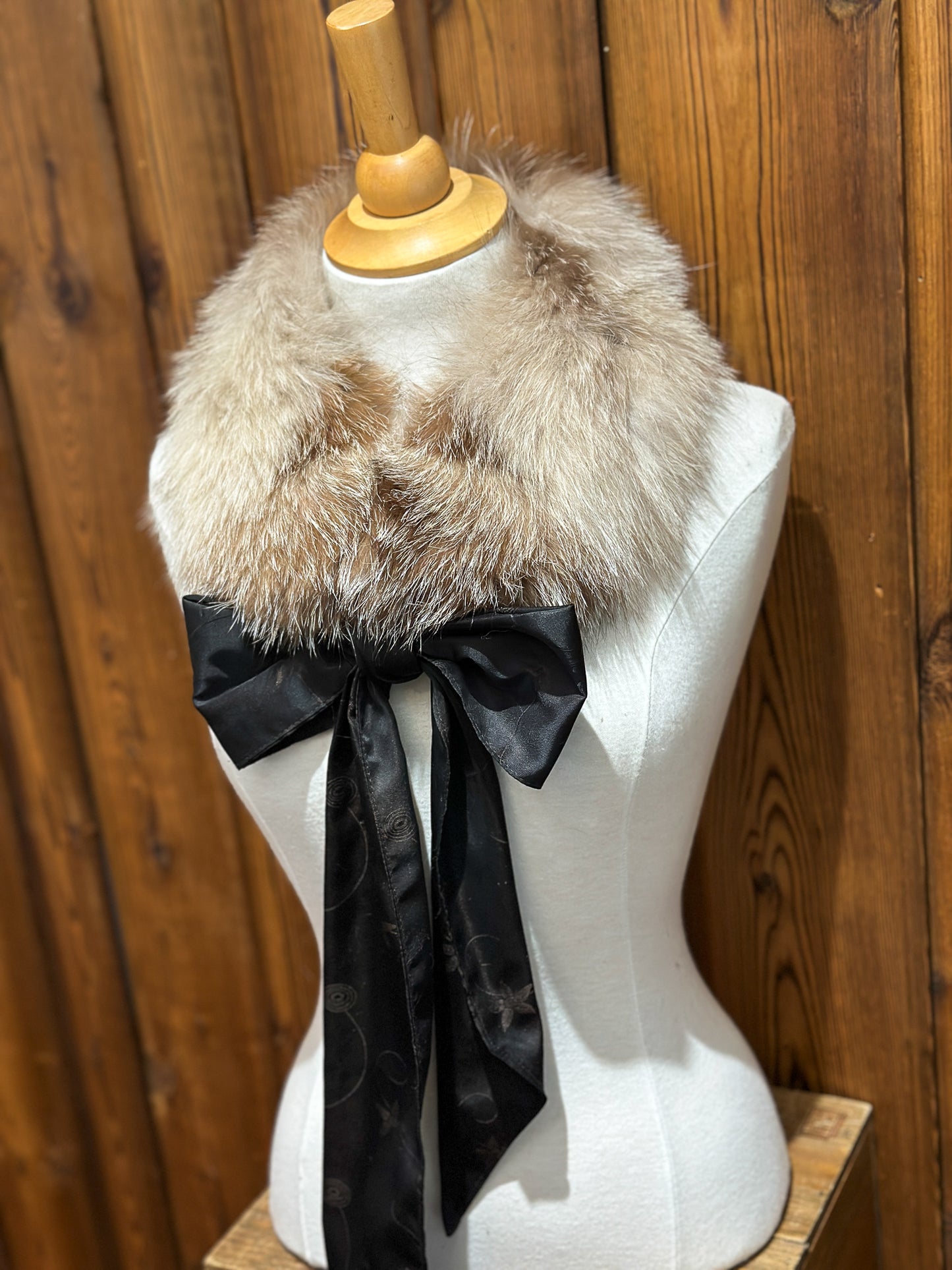 Foulard tout en fourrure avec boucle