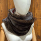 Foulard à capuchon amovible et réversible