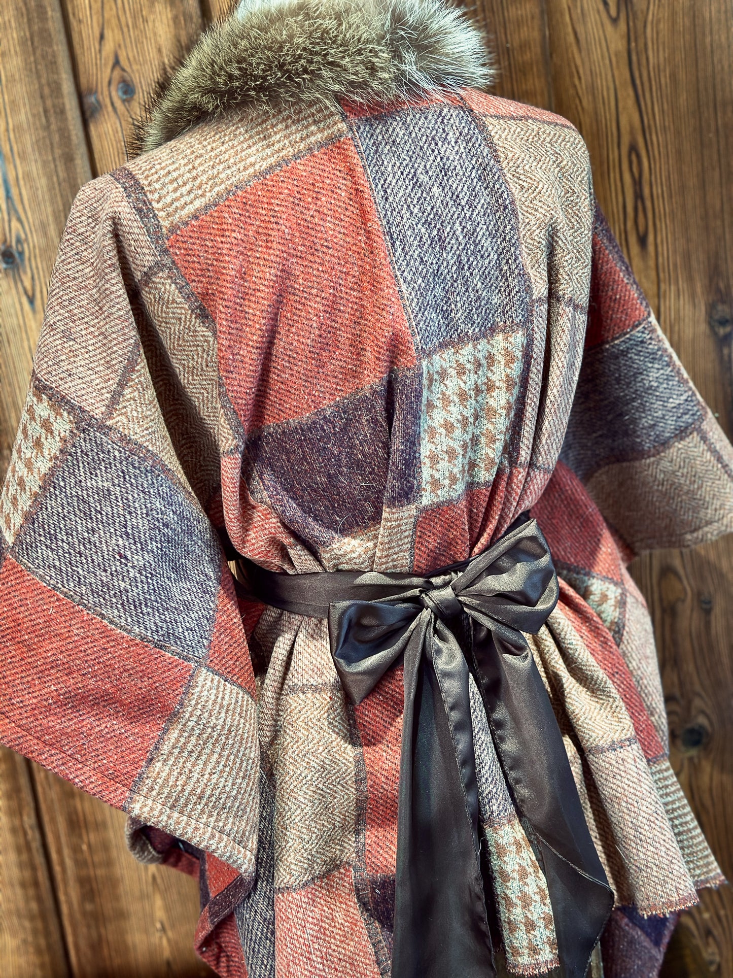 Châle-couverture avec fourrure recyclée