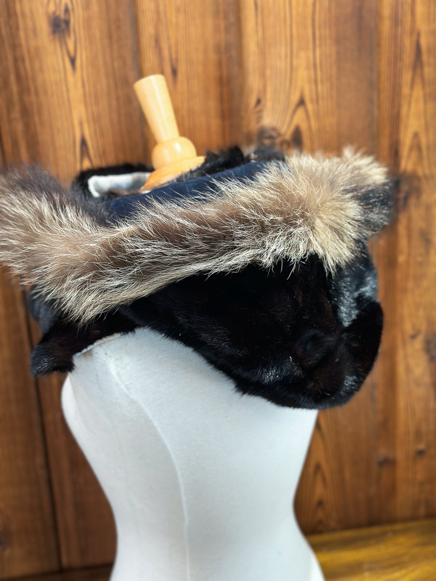 Foulard à capuchon amovible et réversible