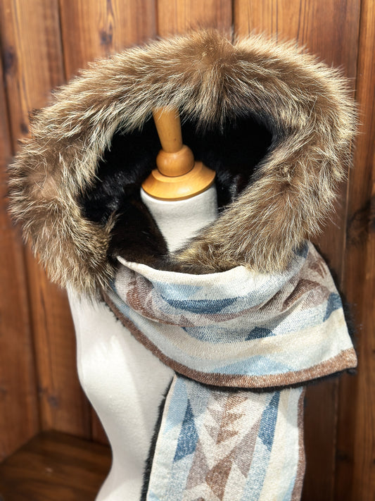 Foulard à capuchon amovible et réversible