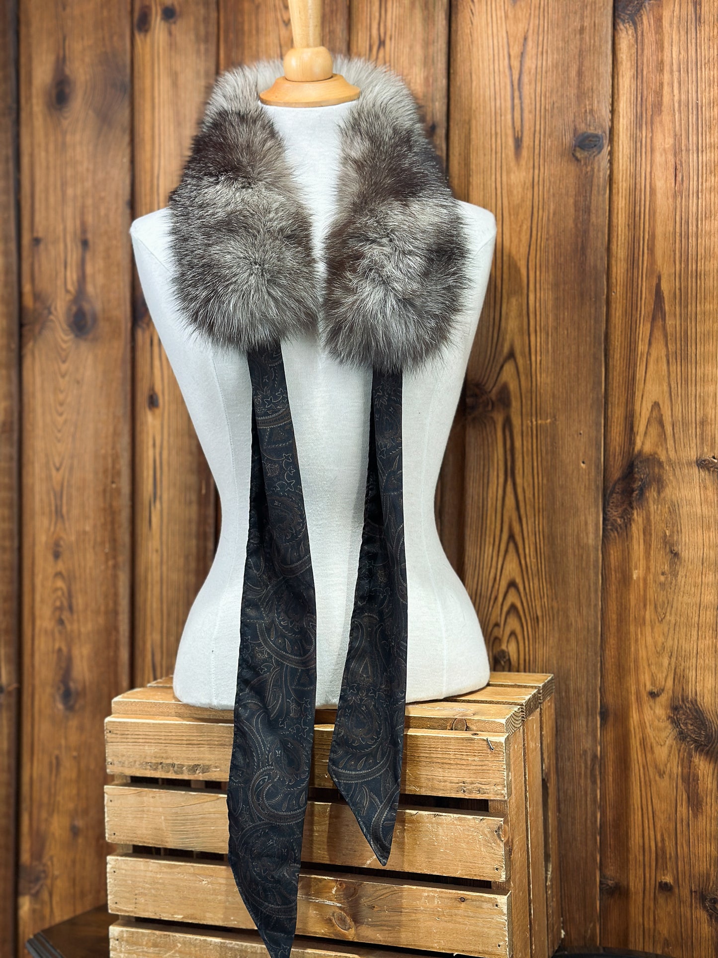 Foulard tout en fourrure avec boucle