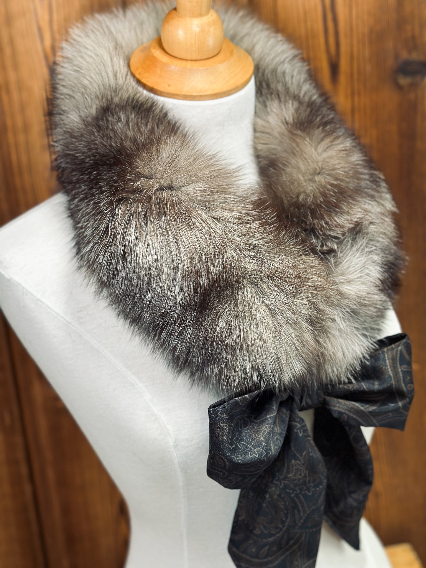 Foulard tout en fourrure avec boucle