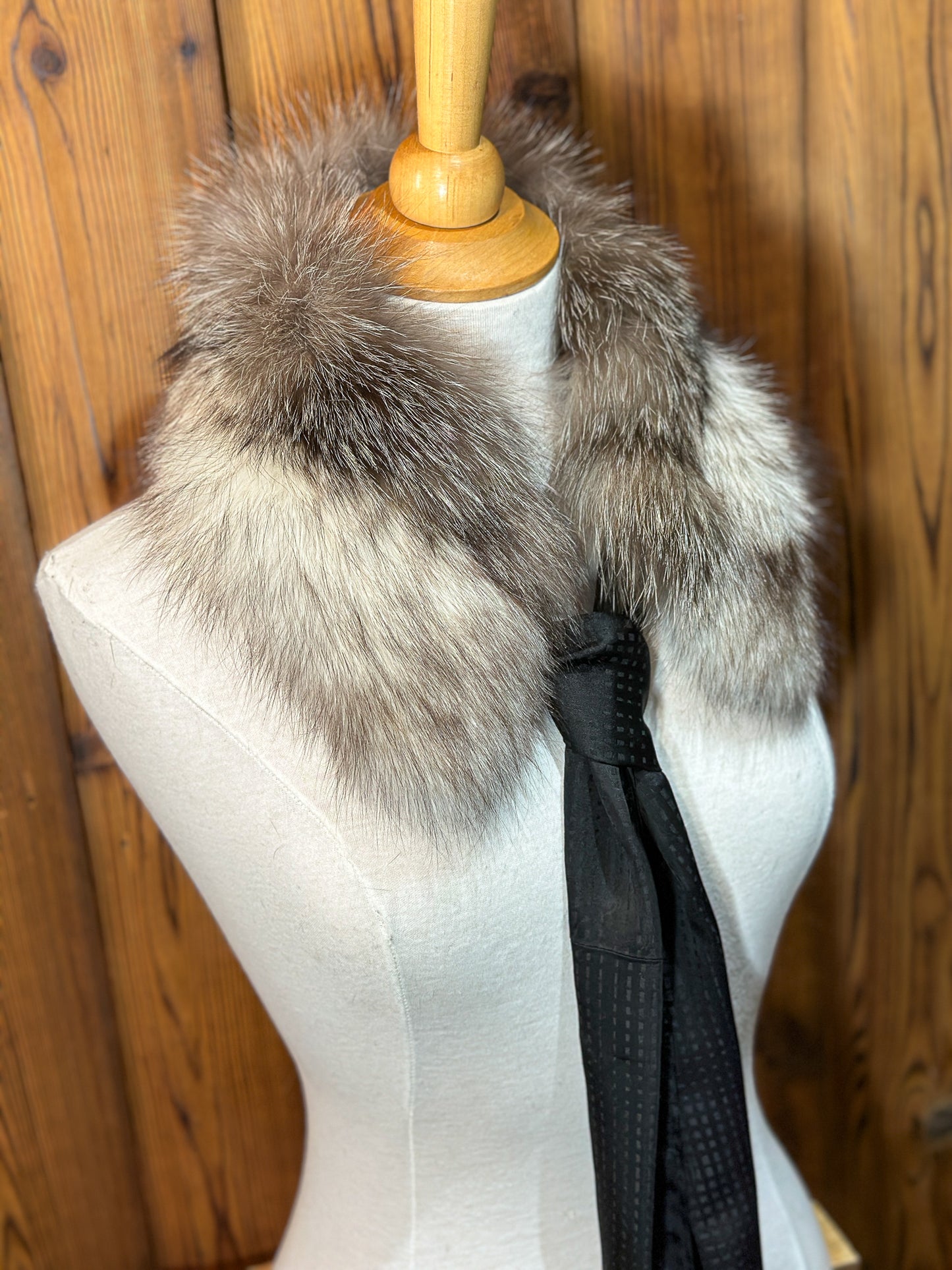 Foulard tout en fourrure avec boucle