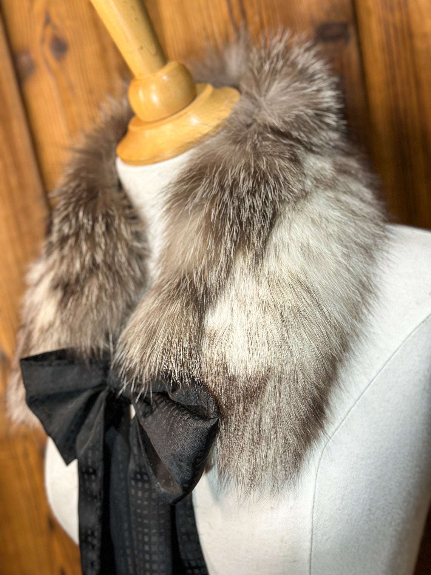 Foulard tout en fourrure avec boucle