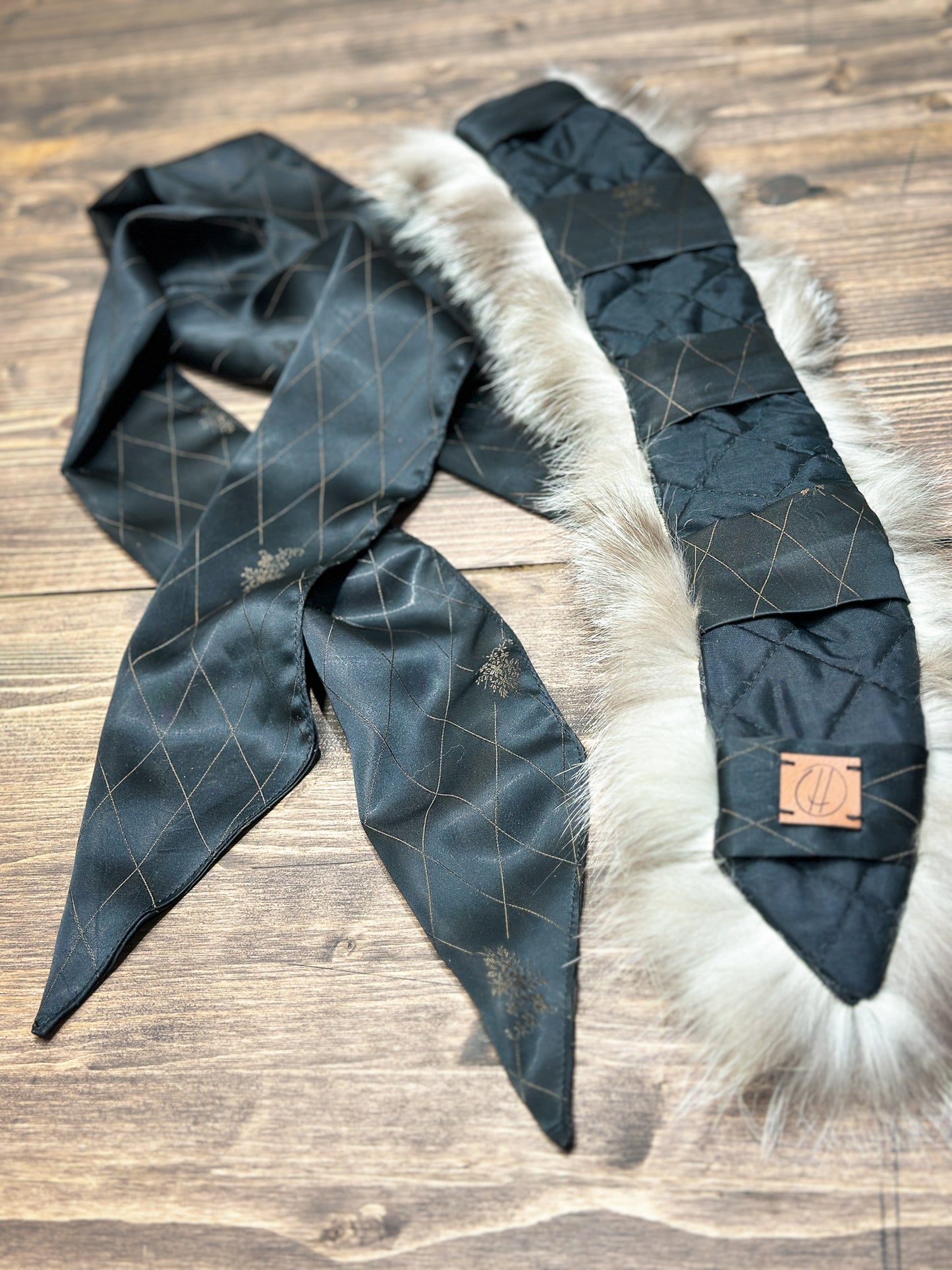 Foulard tout en fourrure avec boucle