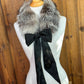 Foulard tout en fourrure avec boucle