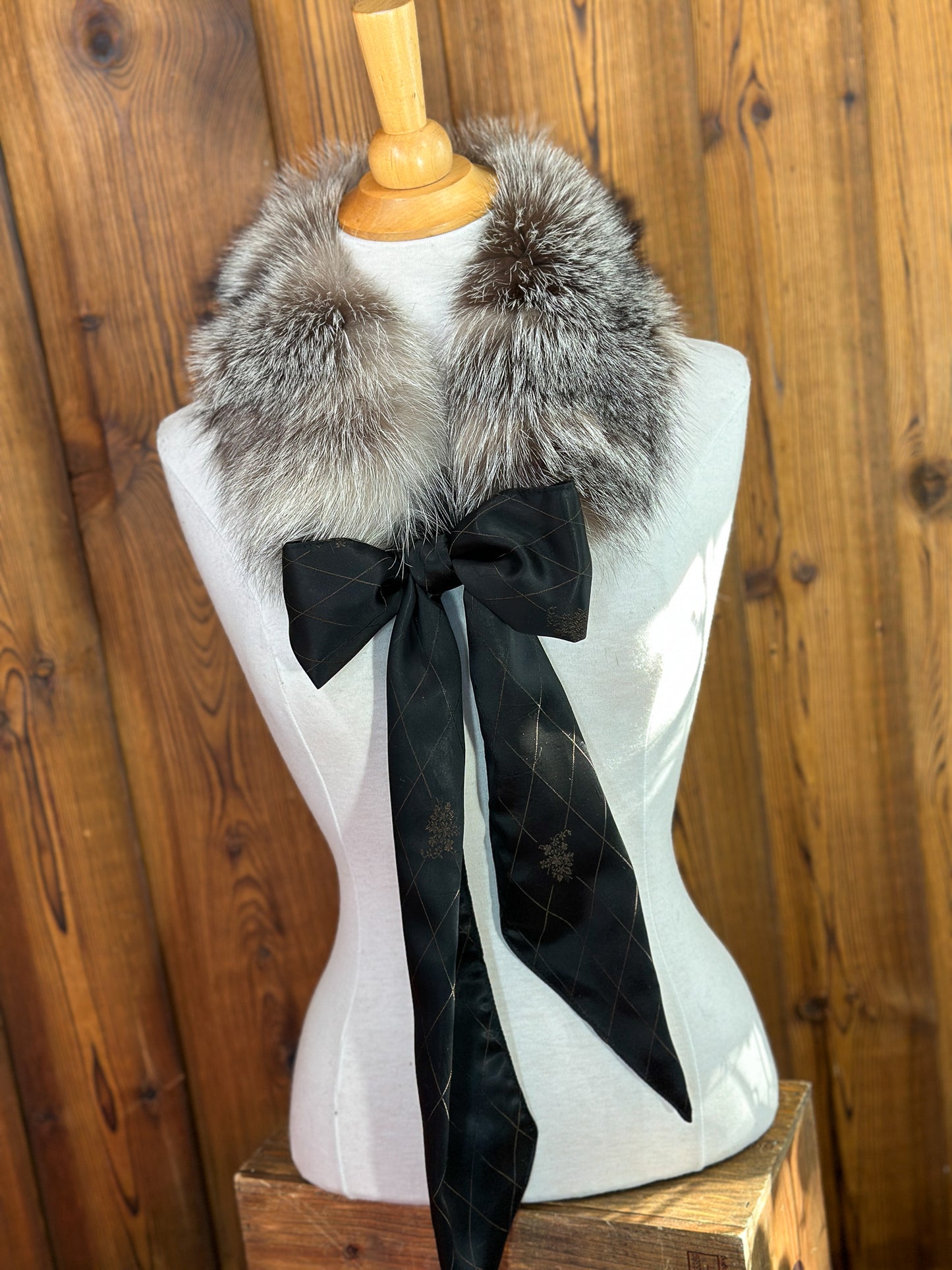 Foulard tout en fourrure avec boucle