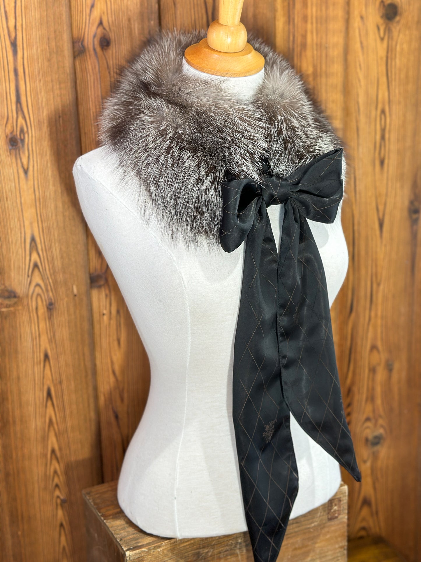 Foulard tout en fourrure avec boucle