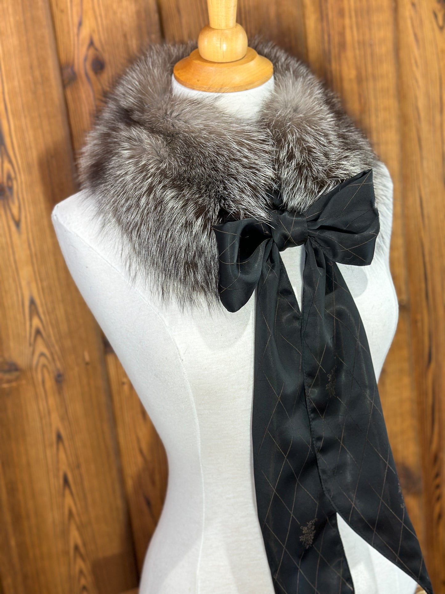 Foulard tout en fourrure avec boucle