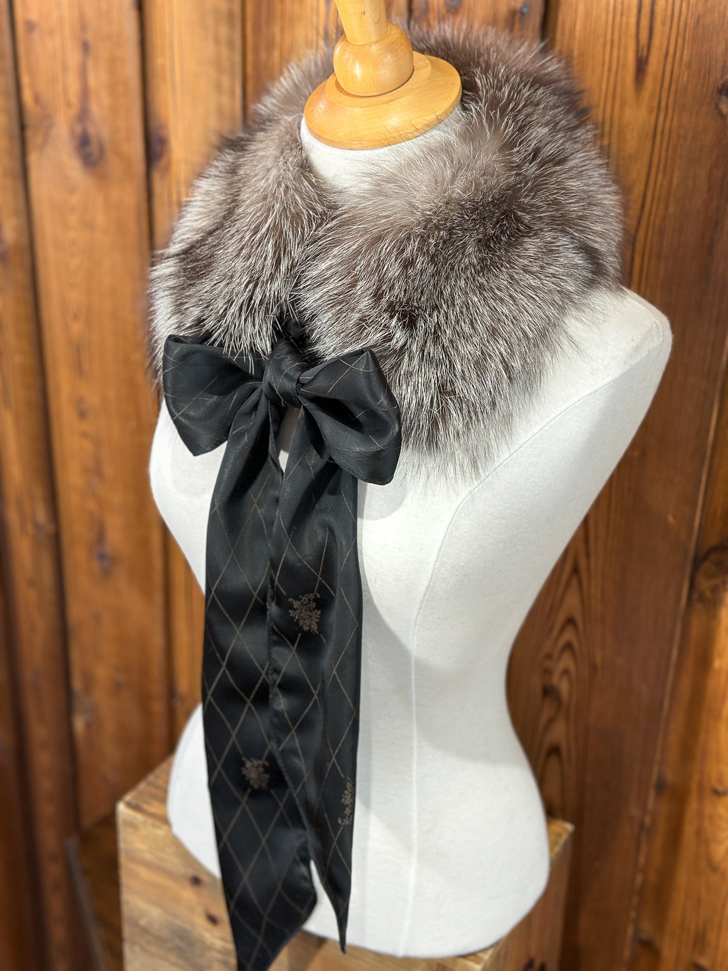 Foulard tout en fourrure avec boucle