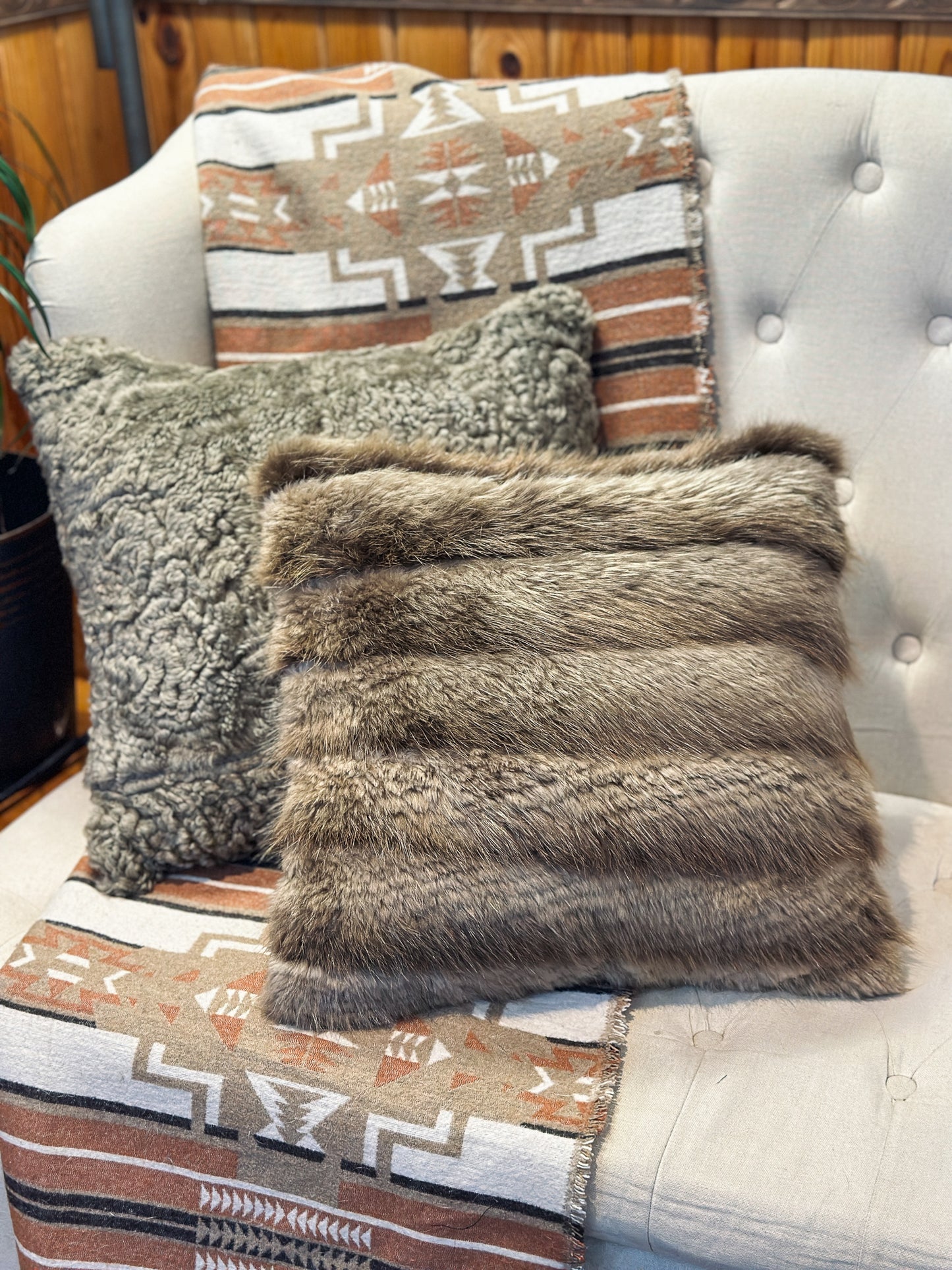 Coussin avec fourrure recyclée - 17x17