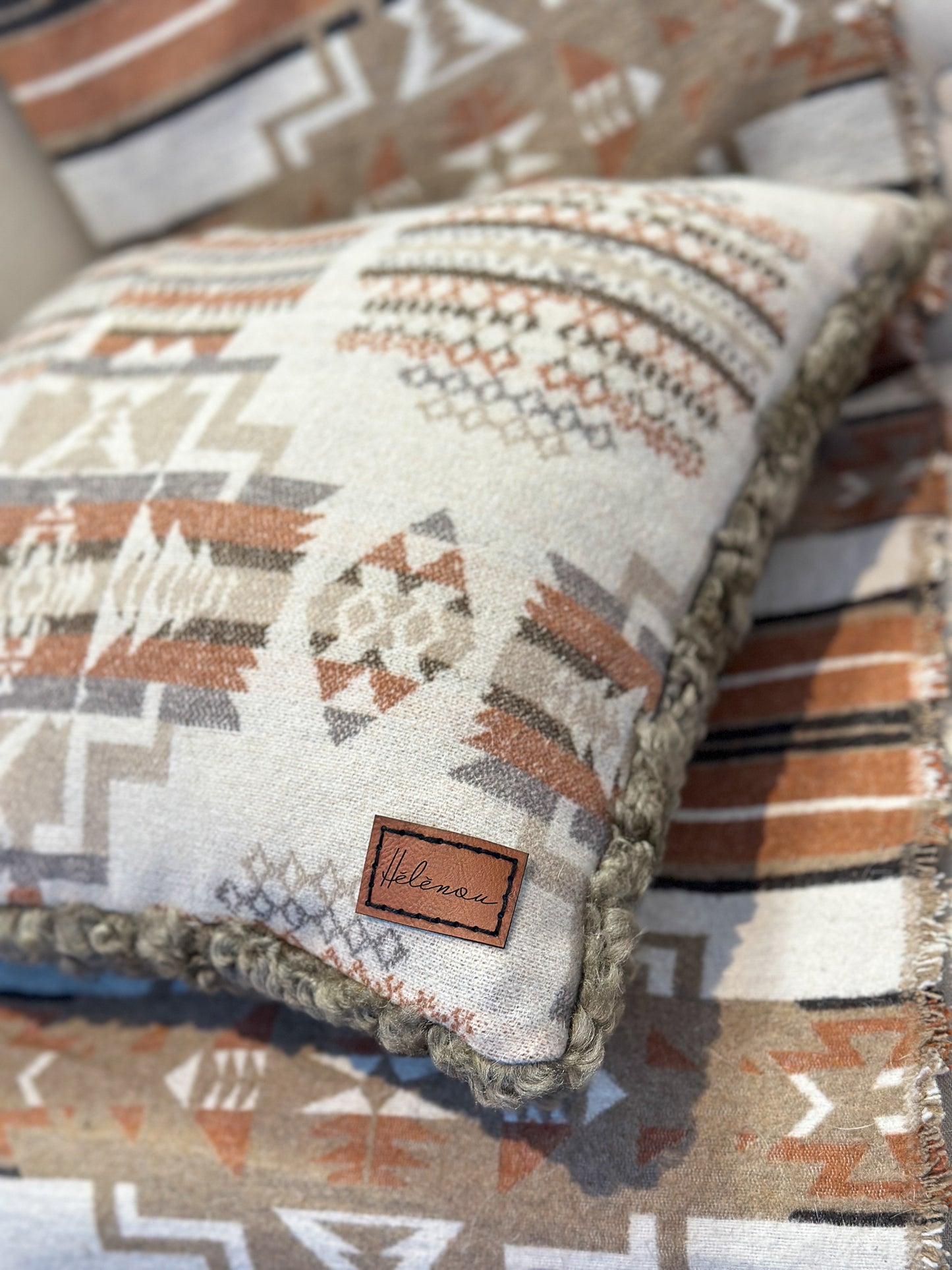 Coussin avec fourrure recyclée - 18x18