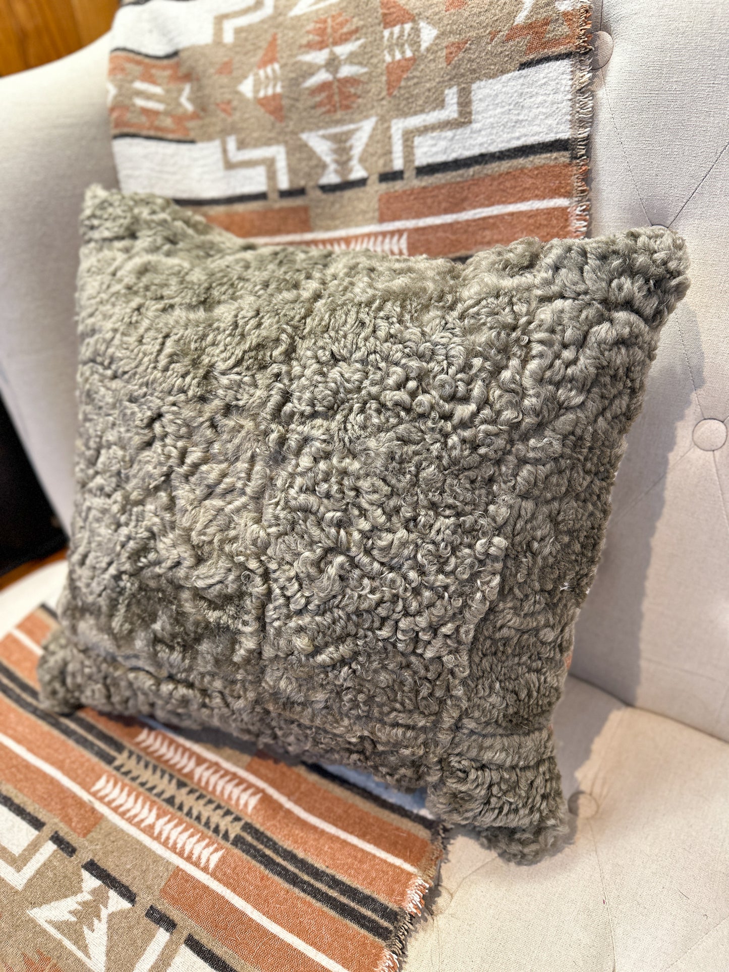 Coussin avec fourrure recyclée - 18x18