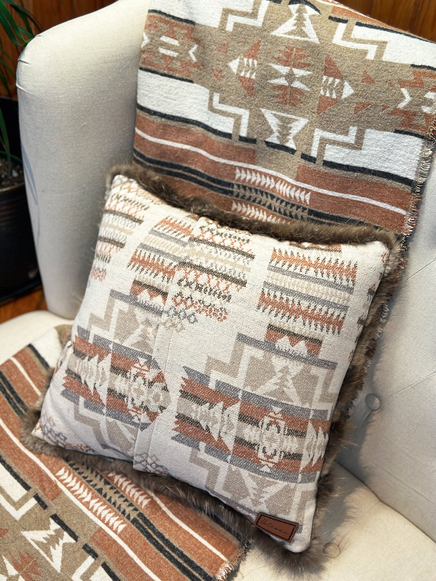 Coussin avec fourrure recyclée - 17x17