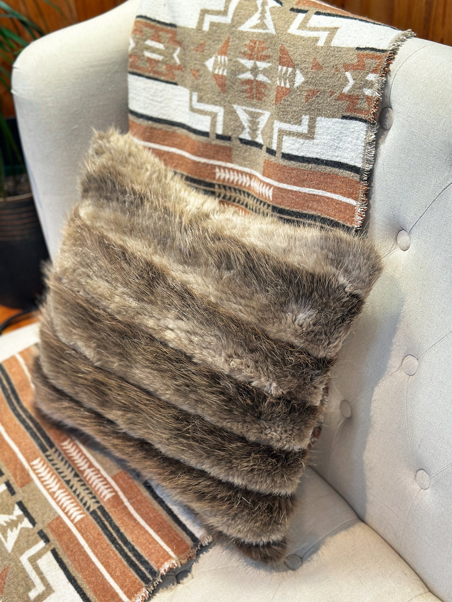 Coussin avec fourrure recyclée - 17x17