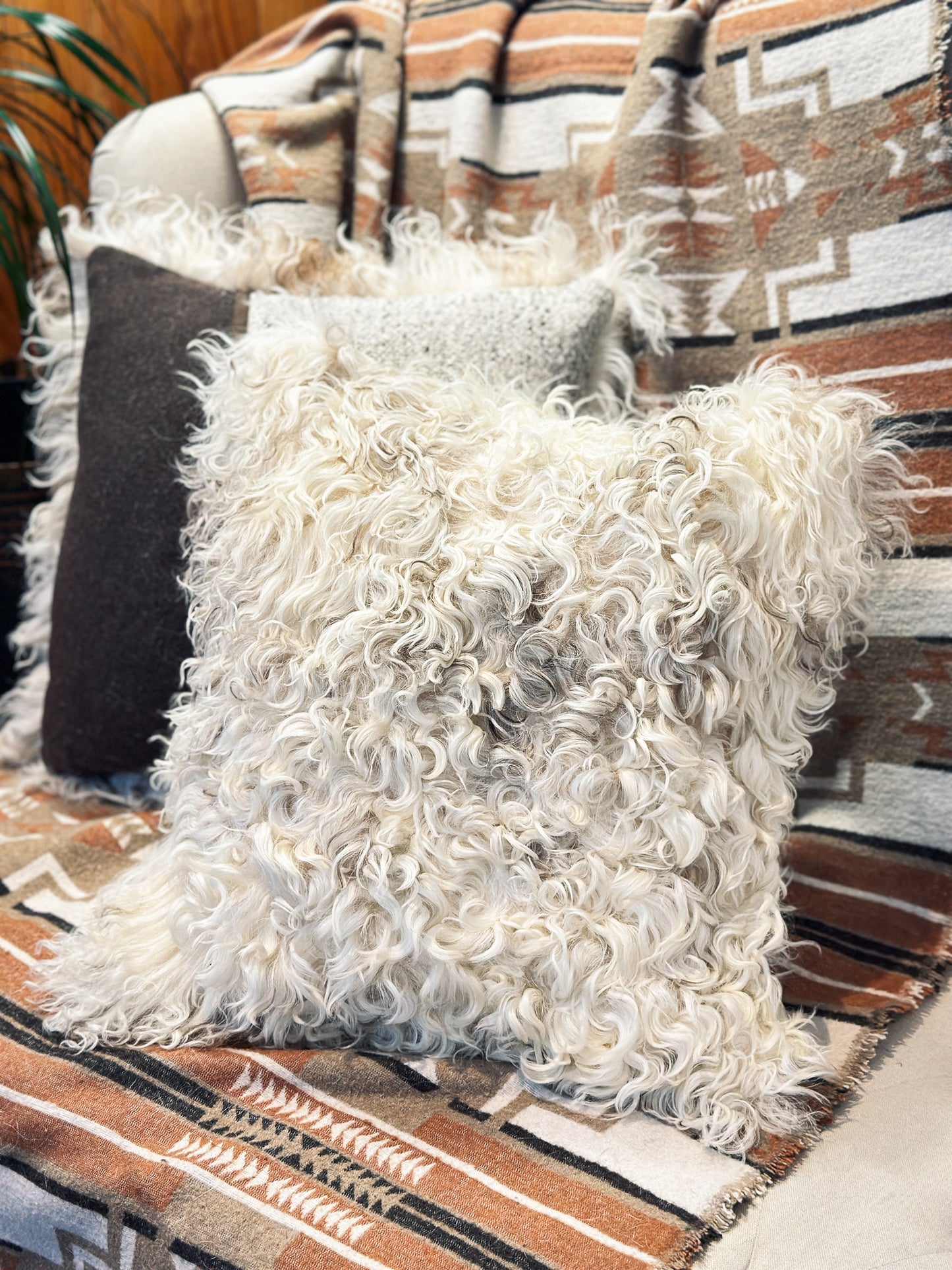 Coussin avec fourrure recyclée - 16x16
