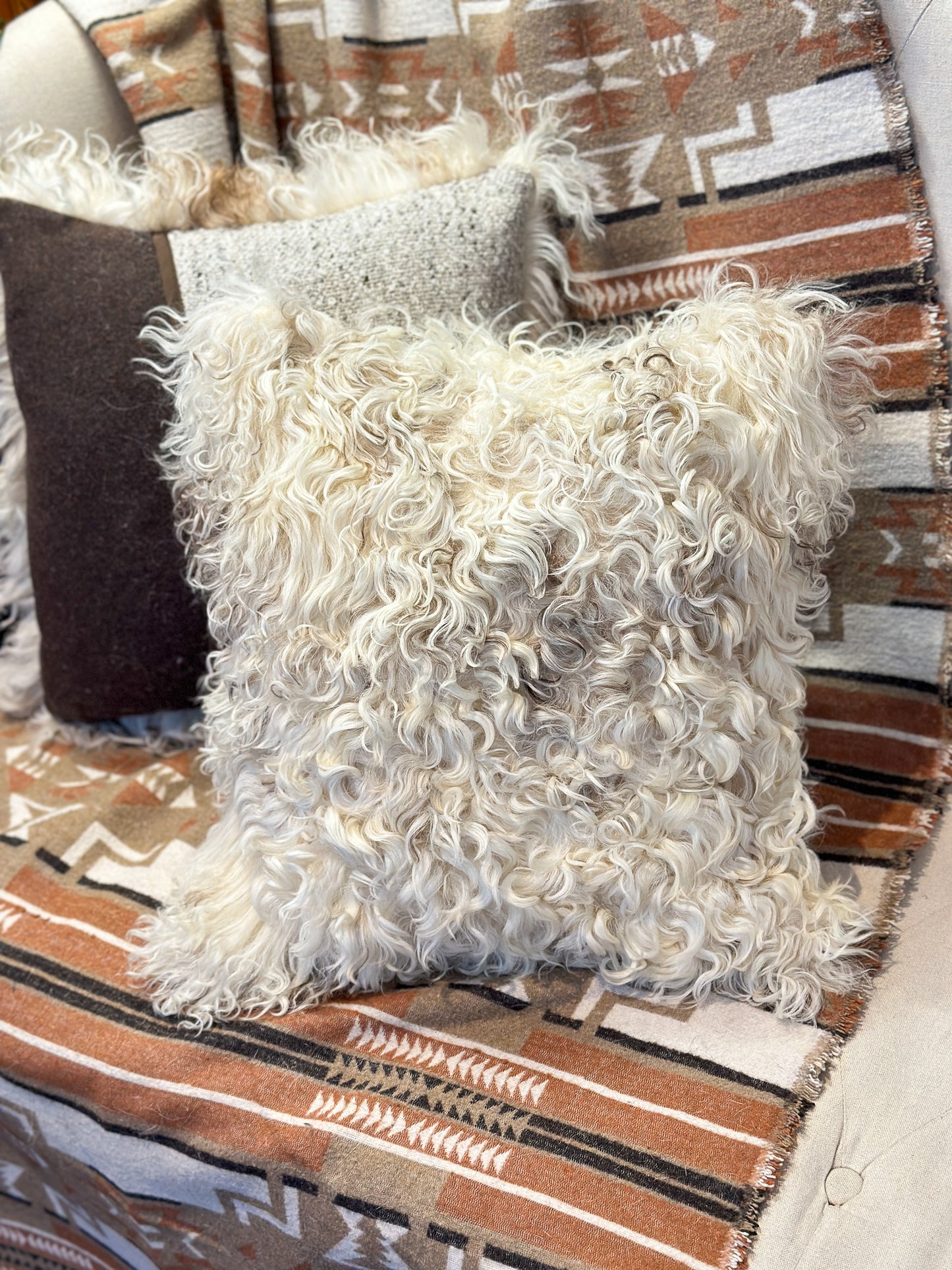 Coussin avec fourrure recyclée - 16x16