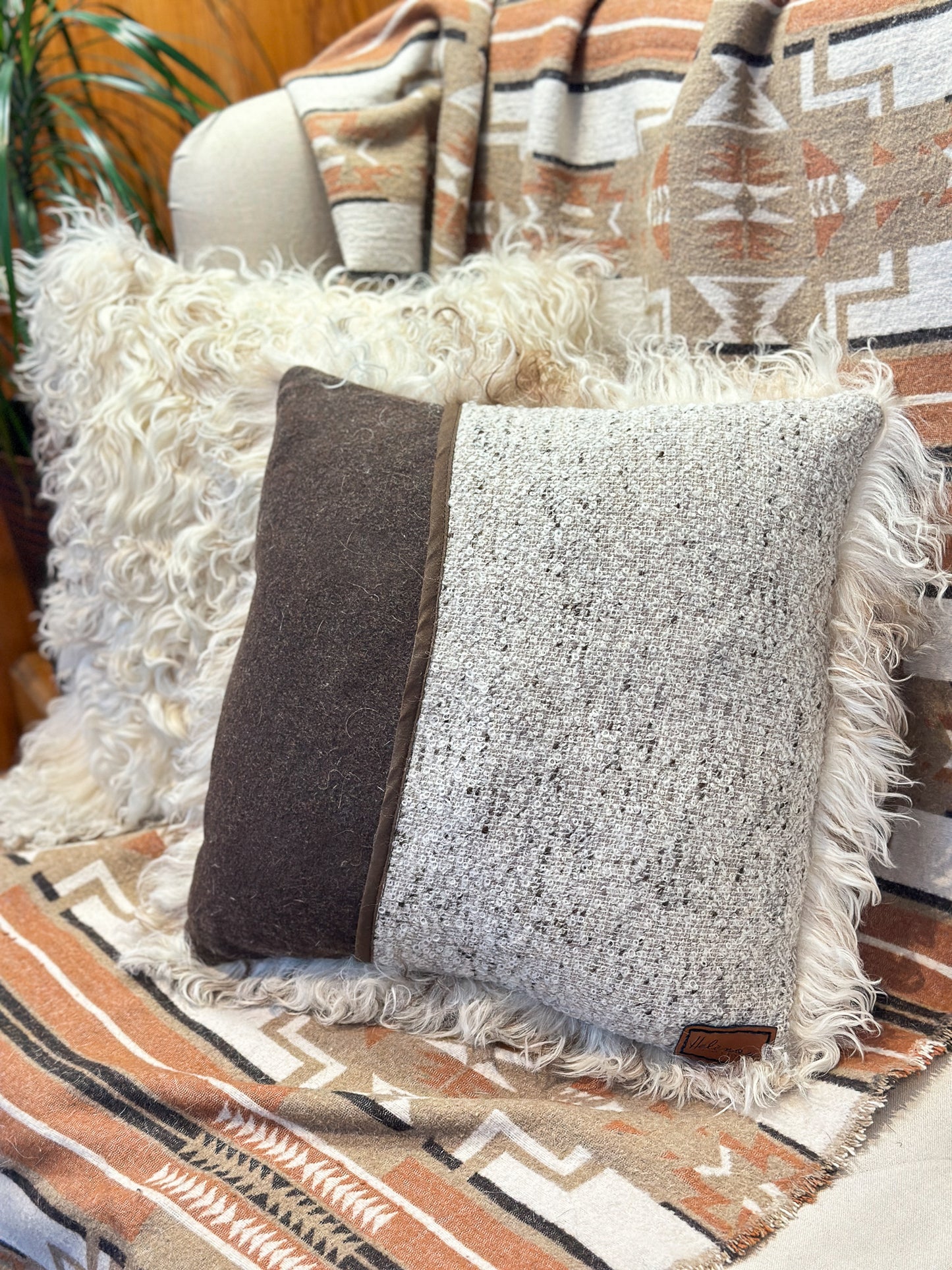 Coussin avec fourrure recyclée - 16x16