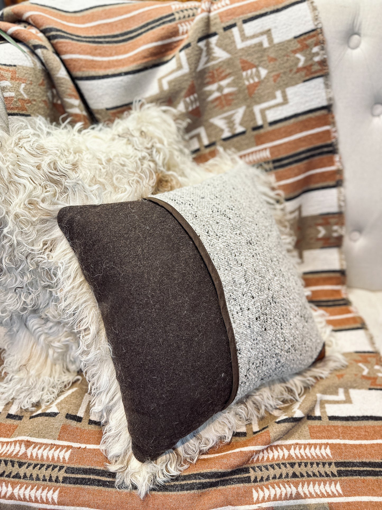 Coussin avec fourrure recyclée - 16x16