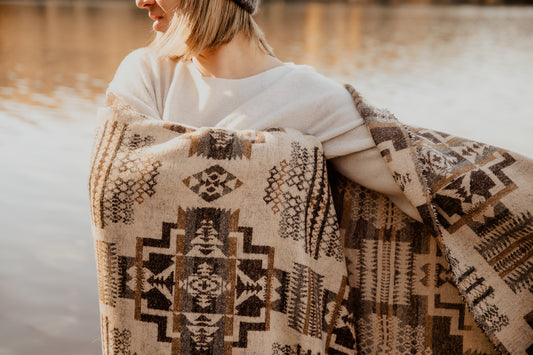 Couverture - Jeté en laine à motif boho aztèque