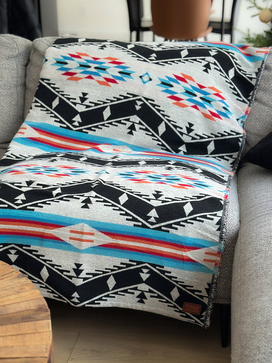 Couverture - Jeté en laine à motif boho aztèque