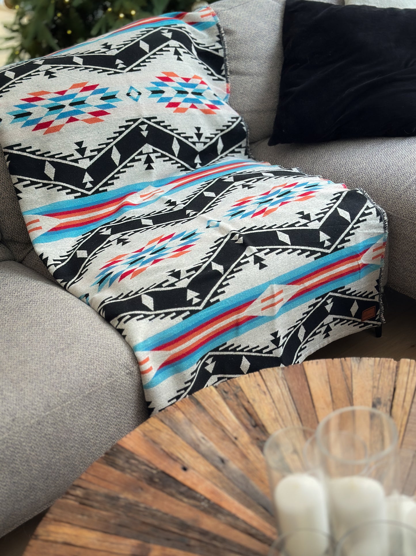 Couverture - Jeté en laine à motif boho aztèque