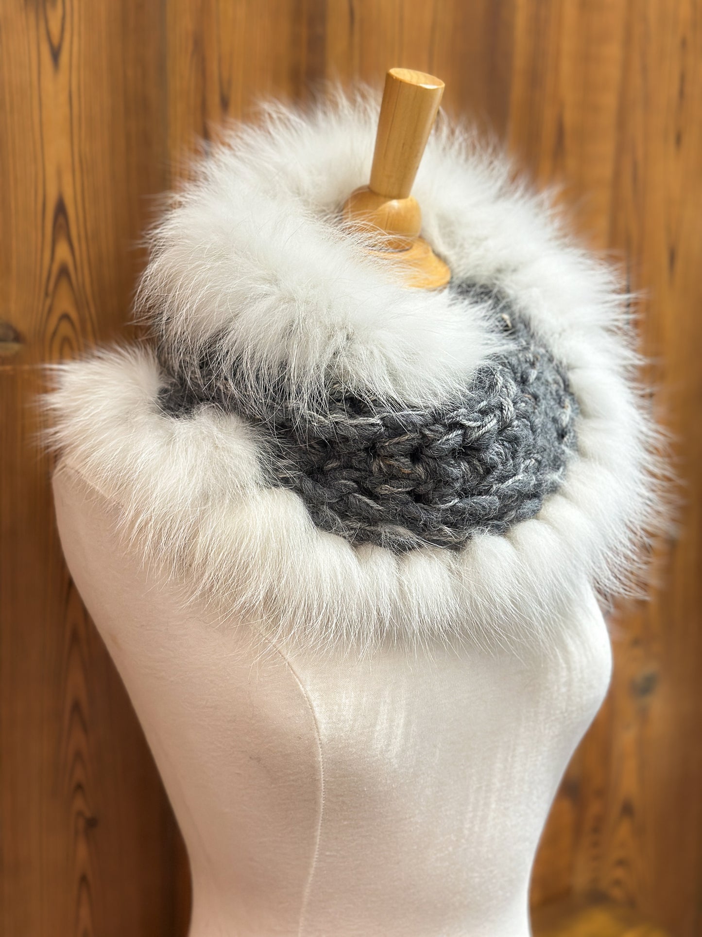 Foulard gris avec fourrure recyclée - Renard