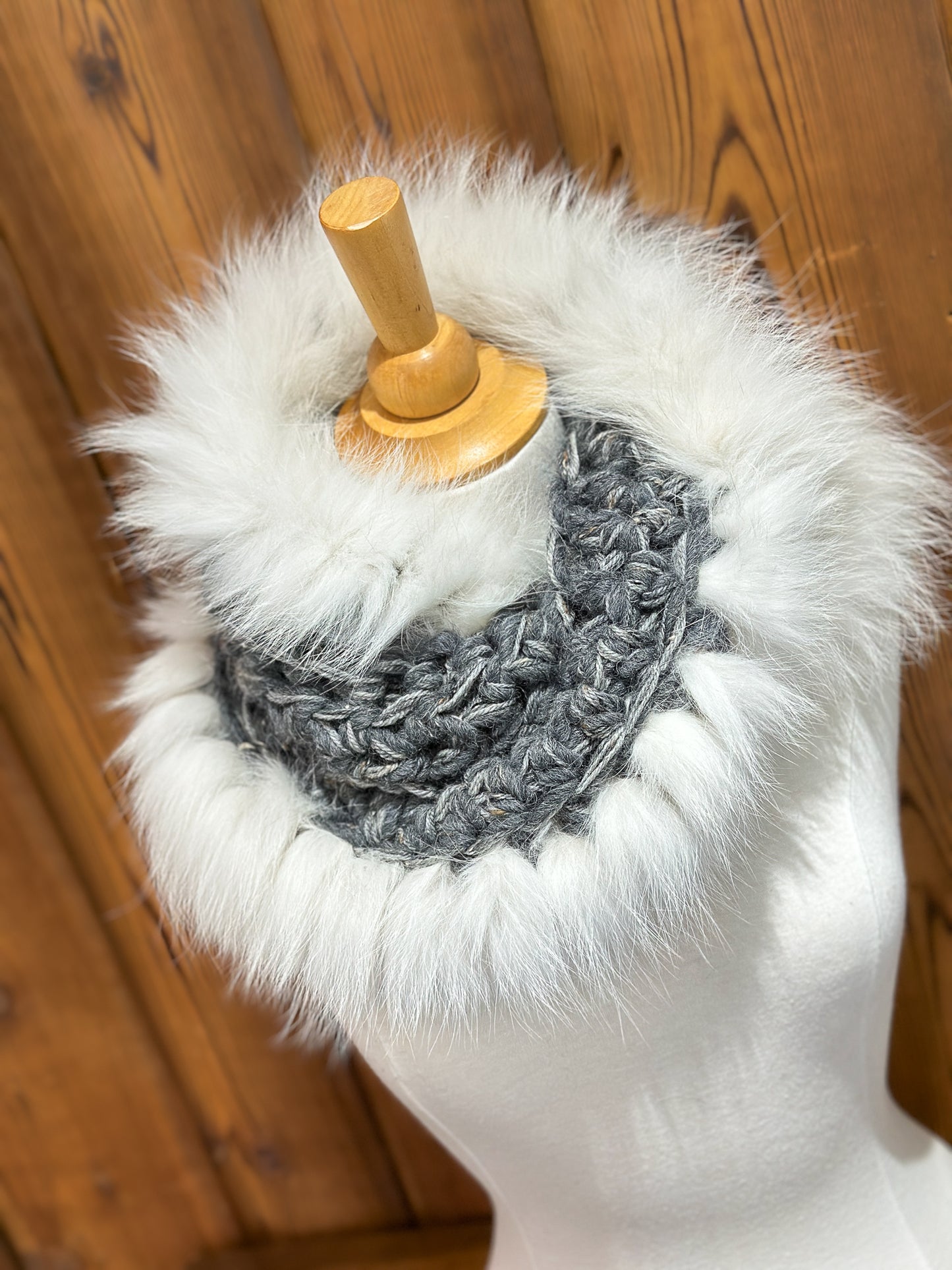 Foulard gris avec fourrure recyclée - Renard