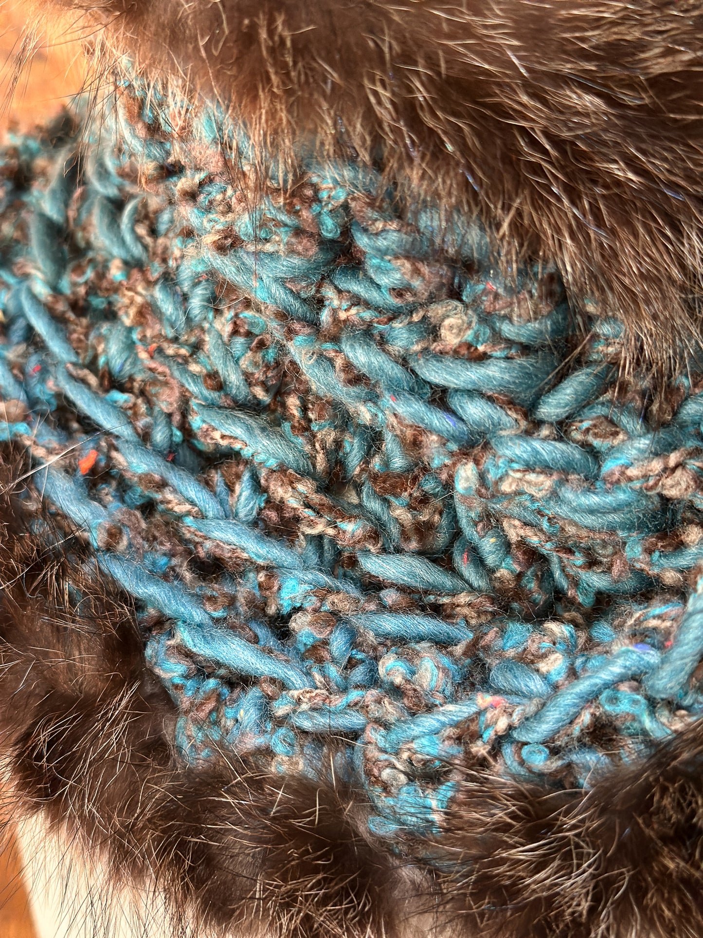 Foulard en tricot avec fourrure recyclée, Turquoise