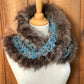 Foulard en tricot avec fourrure recyclée, Turquoise