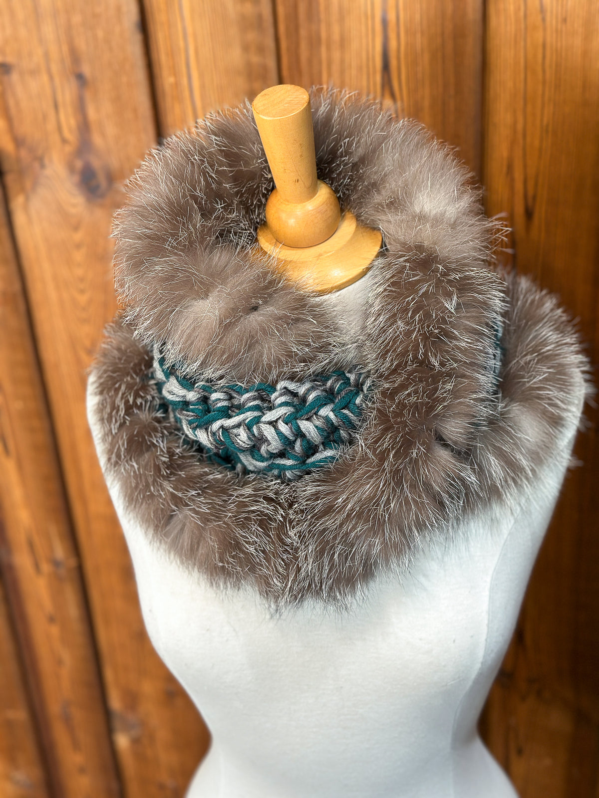 Foulard Turquoi et Gris avec fourrure recyclée - Renard