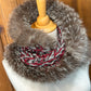 Foulard Rouge et gris avec torsade et fourrure recyclée - Renard