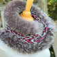 Foulard Rouge et gris avec torsade et fourrure recyclée - Renard
