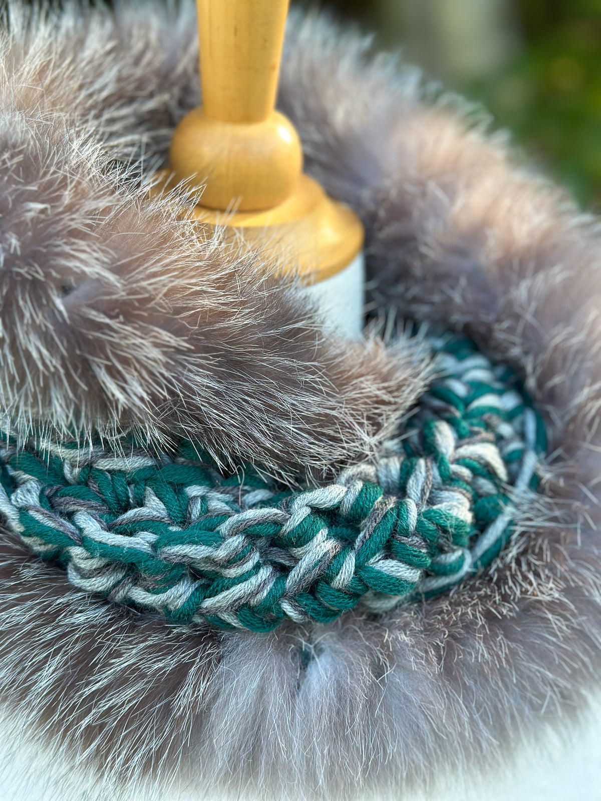 Foulard Turquoi et Gris avec fourrure recyclée - Renard