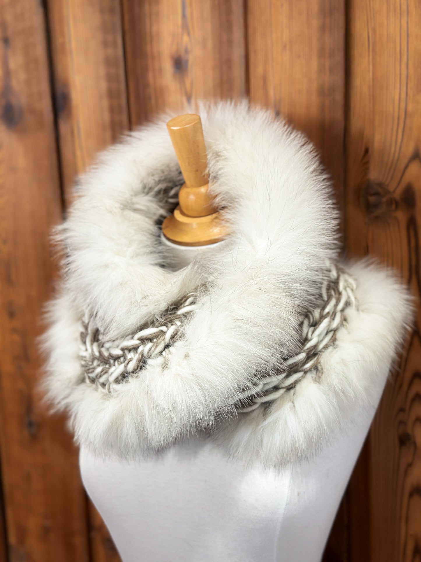 Foulard beige et taupe avec fourrure recyclée - Renard