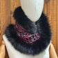 Foulard Rouge et noir avec torsade et fourrure recyclée