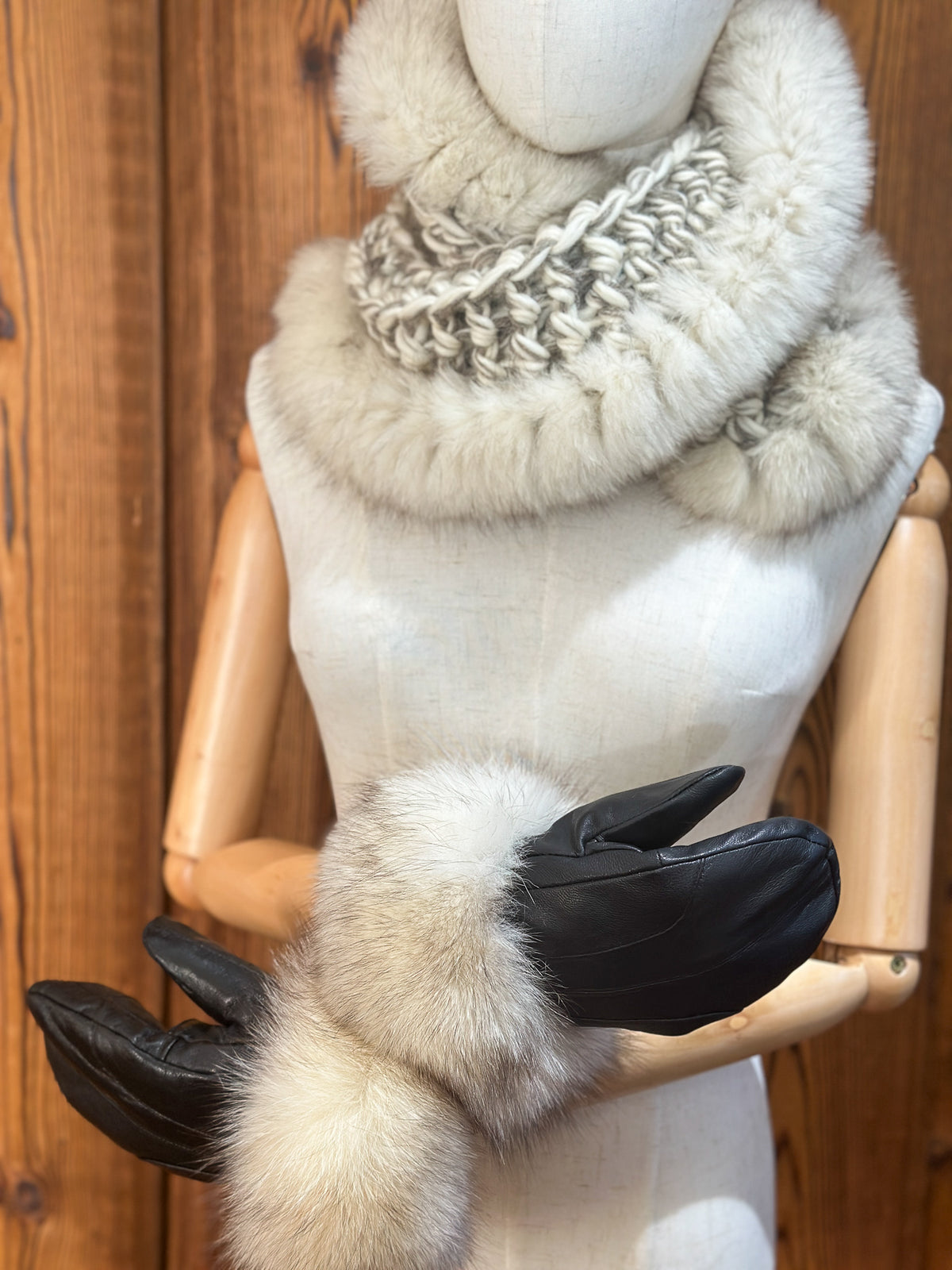 Foulard beige et taupe avec fourrure recyclée - Crème