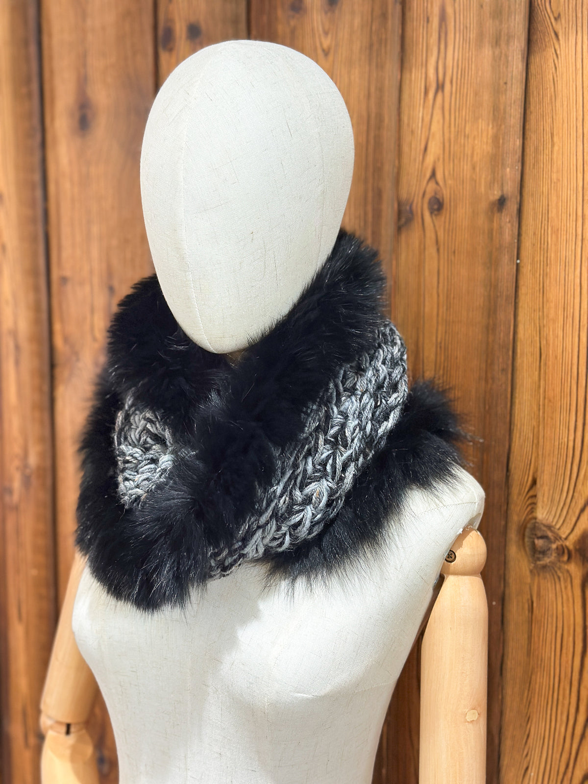 Scarf with recycled fur