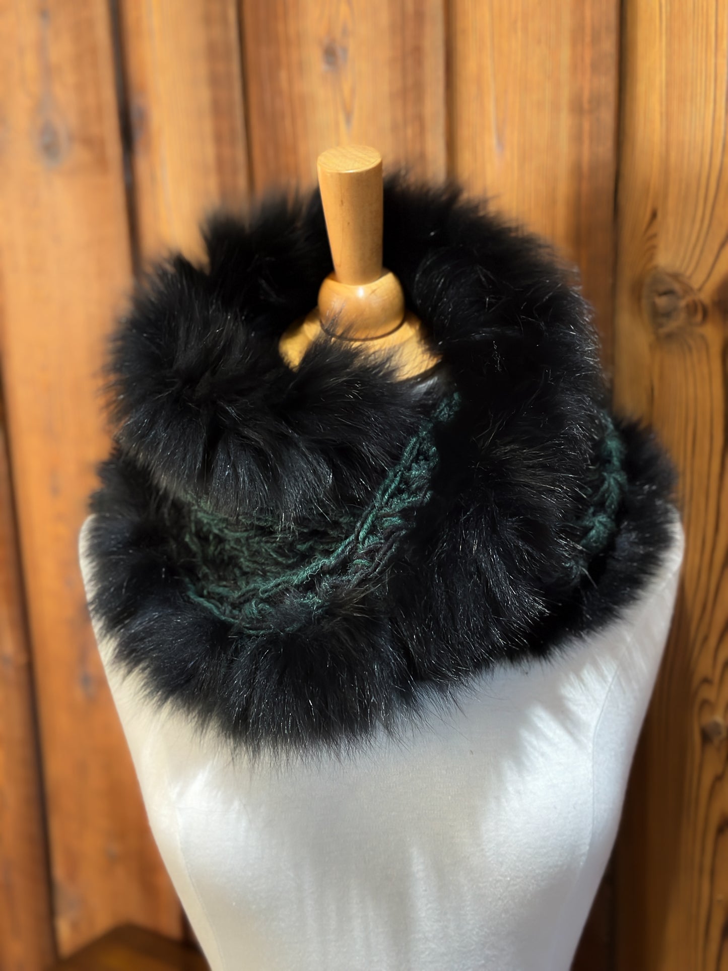 Foulard Vert et Noir avec fourrure recyclée - Renard