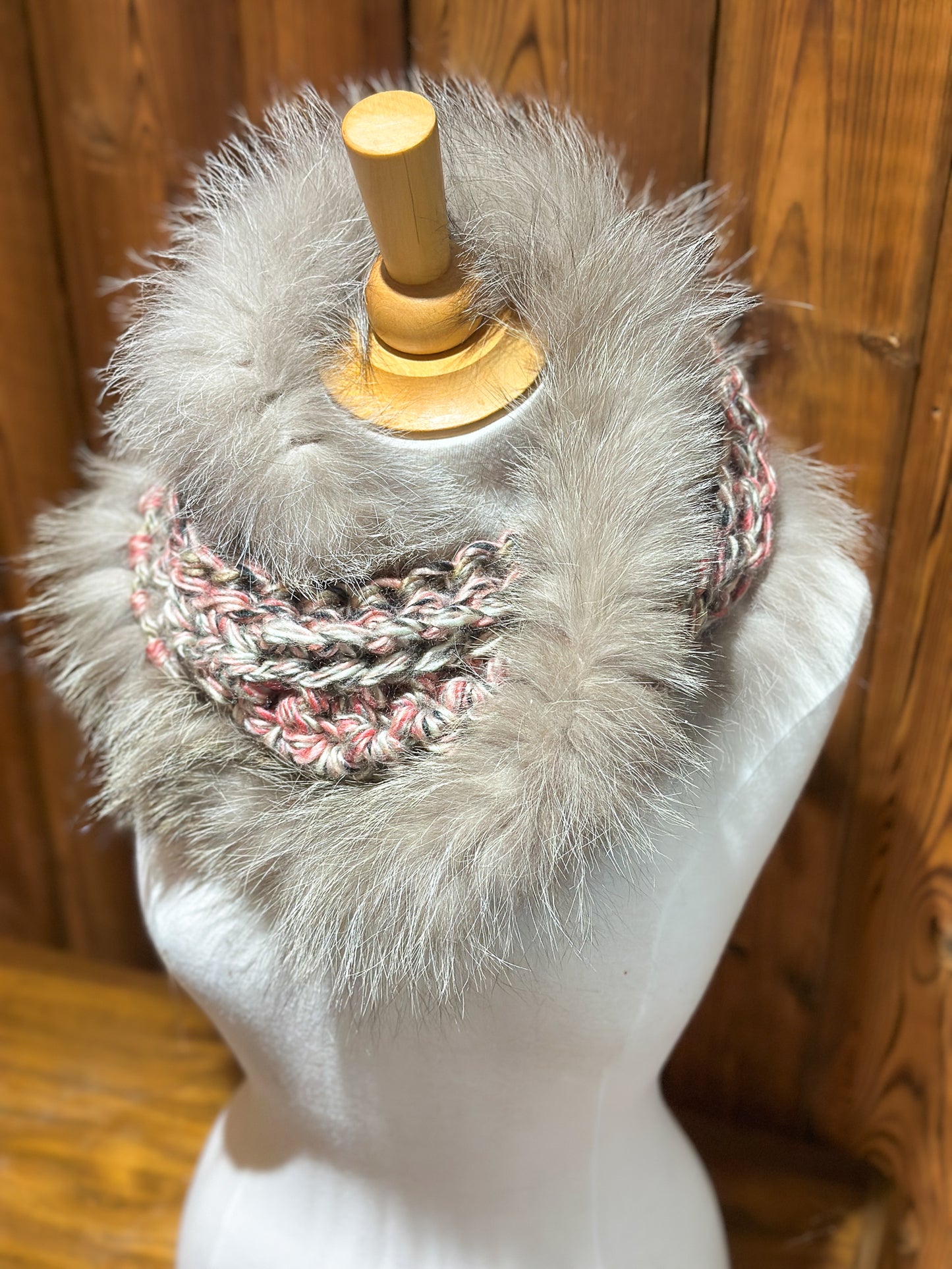 Foulard rose avec fourrure recyclée - Renard