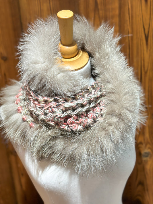 Foulard rose avec fourrure recyclée - Renard