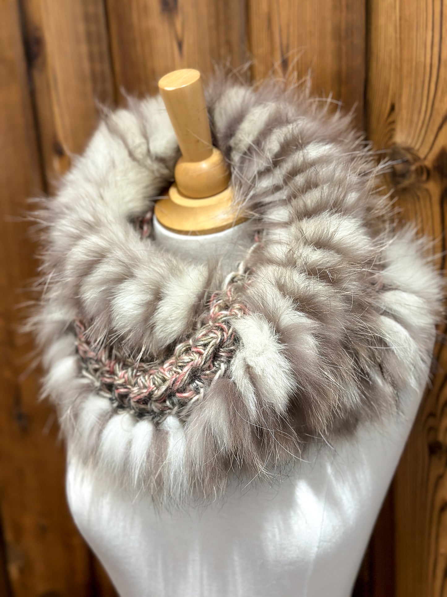 Foulard Rose et Gris avec fourrure recyclée - Renard