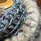 Foulard Gris et noir avec fourrure recyclée